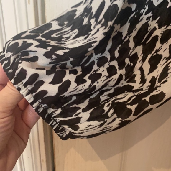 Animal print too like new 100% polyester sz large - Picture 5 of 5